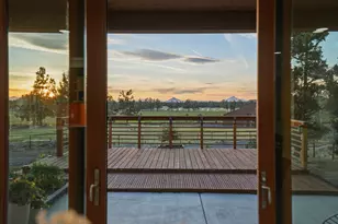 64144 Pioneer Loop, Bend, OR 97701 - Photo 28