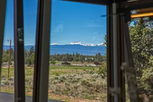 64144 Pioneer Loop, Bend, OR 97701 - Photo 58
