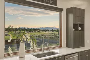 64144 Pioneer Loop, Bend, OR 97701 - Photo 20