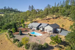 158 Rockingham Cir, Eagle Point, OR 97524 - Photo 30
