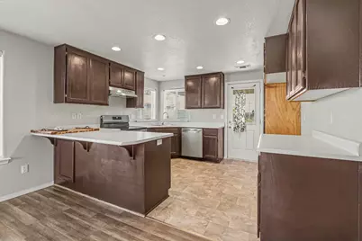 2200 Lara Lane, Central Point, OR 97502 - Photo 10