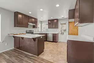 2200 Lara Ln, Central Point, OR 97502 - Photo 6