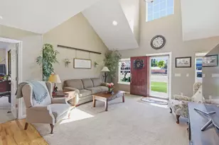 1074 SE Christie Pl, Grants Pass, OR 97526 - Photo 4
