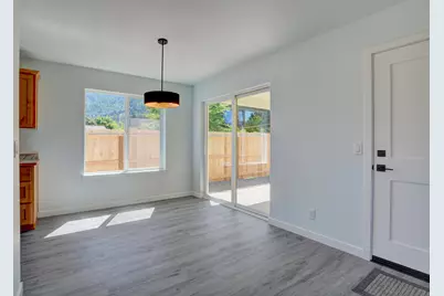 1637 Carnahan Drive, Grants Pass, OR 97527 - Photo 8