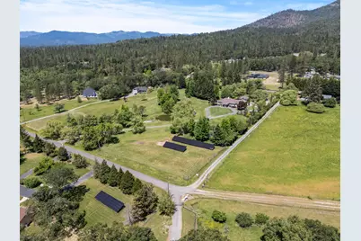 710 Debrick Way, Grants Pass, OR 97526 - Photo 56