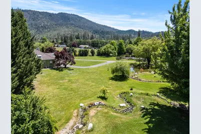 710 Debrick Way, Grants Pass, OR 97526 - Photo 2
