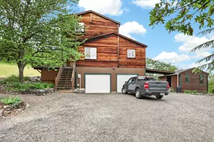 4343 Pioneer Rd, Medford, OR 97501 - Photo 2