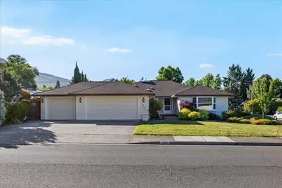 2962 Leonard Avenue, Medford, OR 97504 - Photo 1
