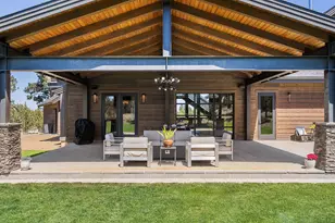 20055 Pacific Hts Rd, Bend, OR 97703 - Photo 56