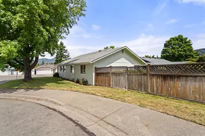 1113 Wylie Lane, Grants Pass, OR 97527 - Photo 2
