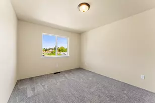 167 SE Champagne Ct, Grants Pass, OR 97527 - Photo 28