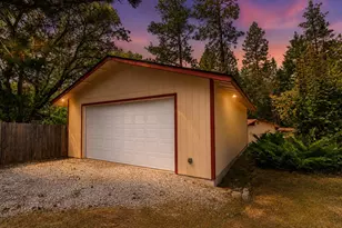 144 Worden Way, Grants Pass, OR 97527 - Photo 2