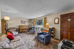 2323 NE 8th St, Bend, OR 97701 - Photo 4