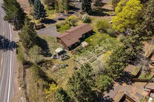 2323 NE 8th St, Bend, OR 97701 - Photo 12
