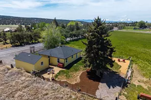 21298 SW Young Ave, Bend, OR 97701 - Photo 24