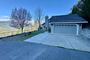901 Manzanita Dr, Rogue River, OR 97537 - Photo 6