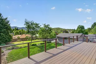 1568 Angelcrest Dr, Medford, OR 97504 - Photo 32