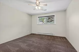 1568 Angelcrest Dr, Medford, OR 97504 - Photo 20
