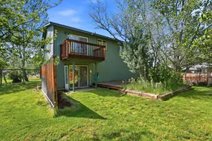 220 N Rope Pl, Sisters, OR 97759 - Photo 18