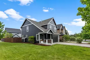 60999 Grand Targhee Dr, Bend, OR 97702 - Photo 2