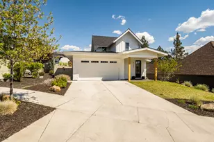 61022 SE Light Peak Dr, Bend, OR 97702 - Photo 2