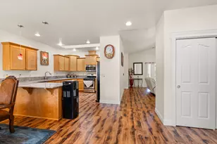 1227 Lithia Way, Talent, OR 97540 - Photo 10