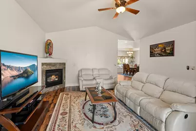 1227 Lithia Way, Talent, OR 97540 - Photo 12
