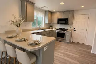 2244 Evan Wy, Central Point, OR 97502 - Photo 8