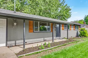 109 Vincent Ave, Central Point, OR 97502 - Photo 2