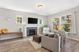 1035 SE Leonel Ln, Bend, OR 97702 - Photo 4