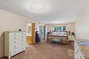 1195 E Park St, Grants Pass, OR 97527 - Photo 8