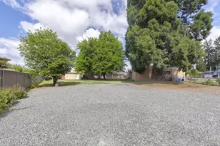 1195 E Park St, Grants Pass, OR 97527 - Photo 34