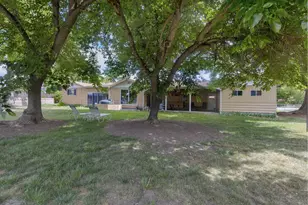1195 E Park St, Grants Pass, OR 97527 - Photo 30