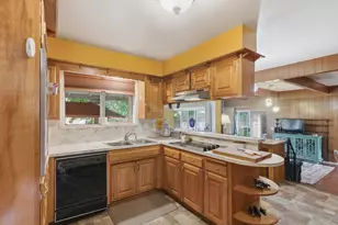 1195 E Park St, Grants Pass, OR 97527 - Photo 6