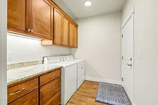 430 Bridge Creek Dr, Central Point, OR 97502 - Photo 32