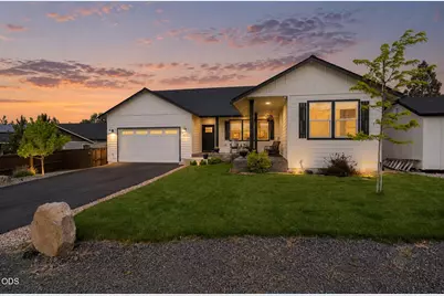 4232 SW Umatilla Avenue, Redmond, OR 97756 - Photo 2