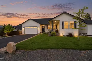 4232 SW Umatilla Ave, Redmond, OR 97756 - Photo 2