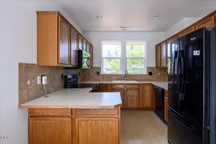 61095 Honkers Ct, Bend, OR 97702 - Photo 8