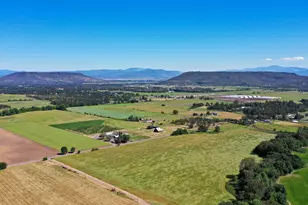 377 Pelton Ln, Gold Hill, OR 97525 - Photo 38