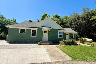 377 Pelton Ln, Gold Hill, OR 97525 - Photo 2