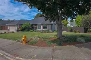 5625 Cherry Ln, Medford, OR 97504 - Photo 38