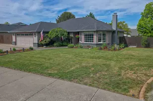 5625 Cherry Ln, Medford, OR 97504 - Photo 1
