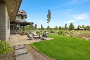 61636 Hosmer Lake Dr, Bend, OR 97702 - Photo 16