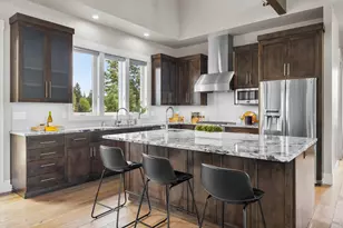 61636 Hosmer Lake Dr, Bend, OR 97702 - Photo 14