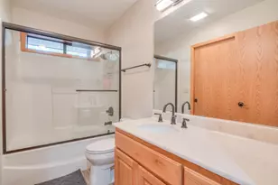 57665 Aspen Ln, Sunriver, OR 97707 - Photo 24