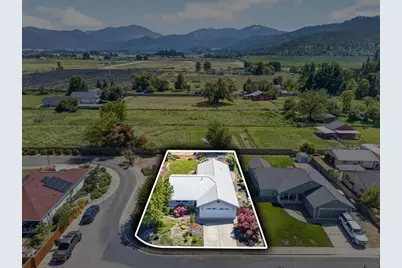 124 Samuel Lane, Phoenix, OR 97535 - Photo 2