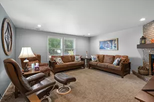 612 Vincent Ave, Central Point, OR 97502 - Photo 6