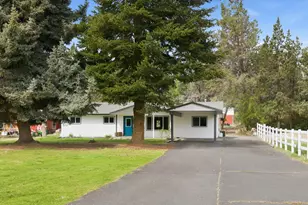 1971 SW 25th St, Redmond, OR 97756 - Photo 1