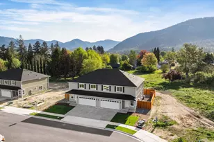 171 SE Champagne Ct, Grants Pass, OR 97527 - Photo 36