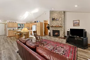 17149 Norwalk Rd, Bend, OR 97707 - Photo 6